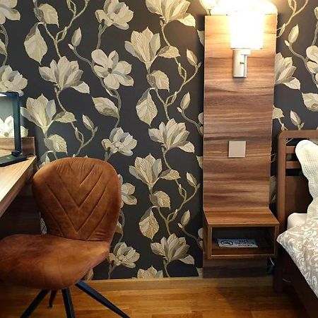 Uki-Modern Apartment With Parking Novi Sad Bagian luar foto