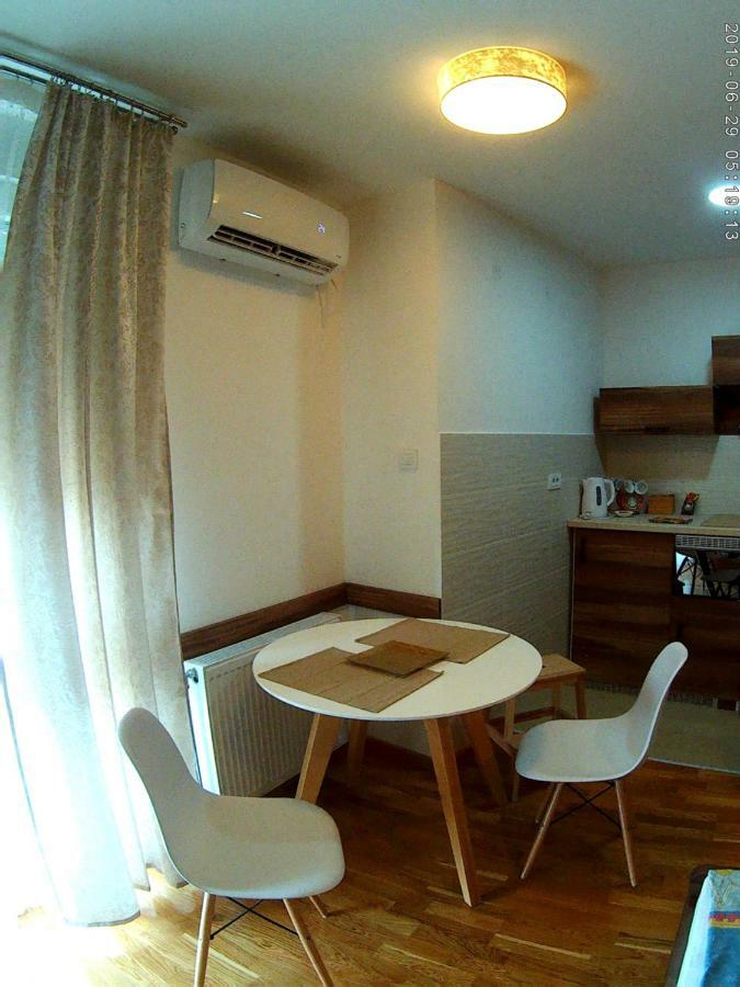 Uki-Modern Apartment With Parking Novi Sad Bagian luar foto