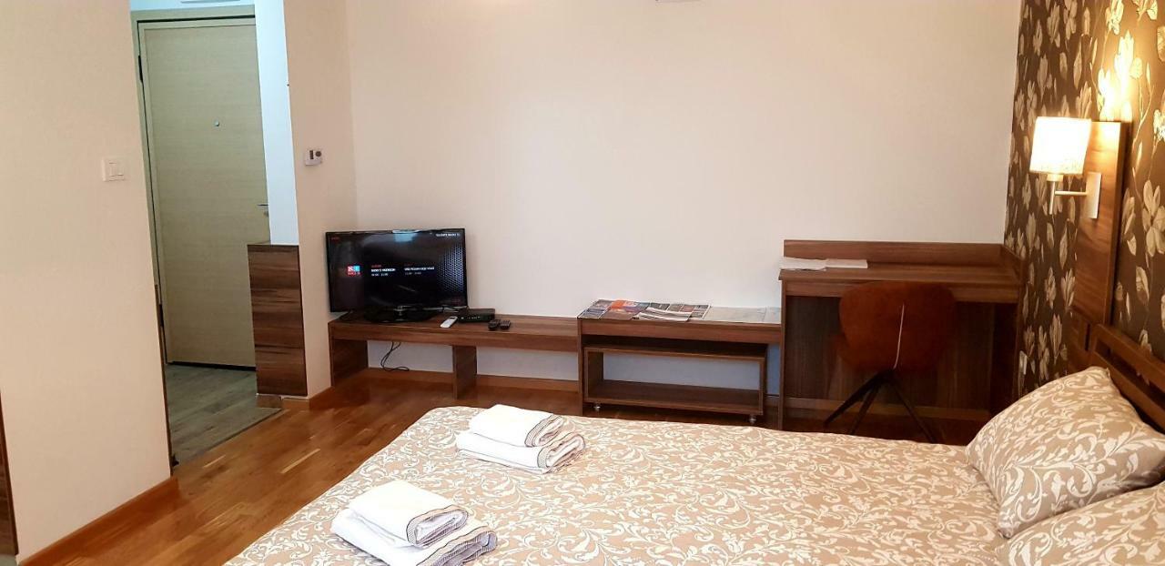 Uki-Modern Apartment With Parking Novi Sad Bagian luar foto